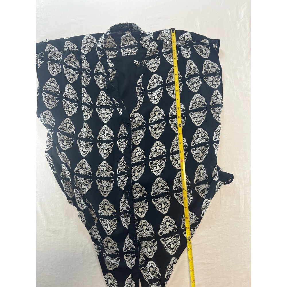 Forever 21 Plus XL Black White Leopard Face Print Tie Front Button Down Blouse - Picture 7 of 7
